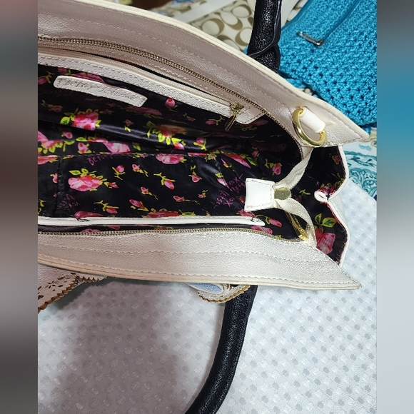 BETSEY JOHNSON EUC BOW SATCHEL BAG - Picture 6 of 10